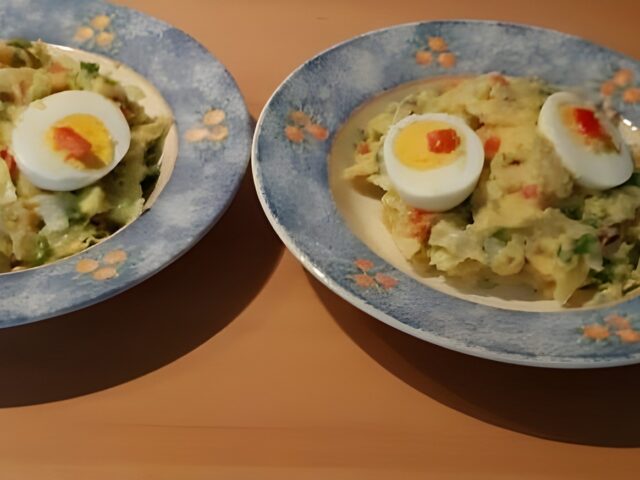 Stamppot ijsbergsla met spek, paprika en kaas