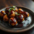 Tapas kipballetjes in pruimensaus
