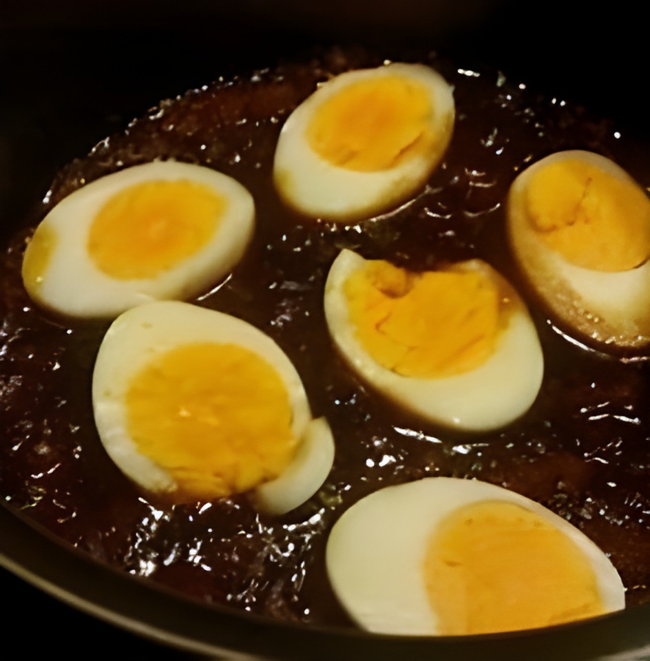 Telor boemboe bali: eieren in pittige chilisaus