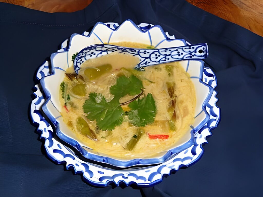 Thaise groentesoep met groene asperges