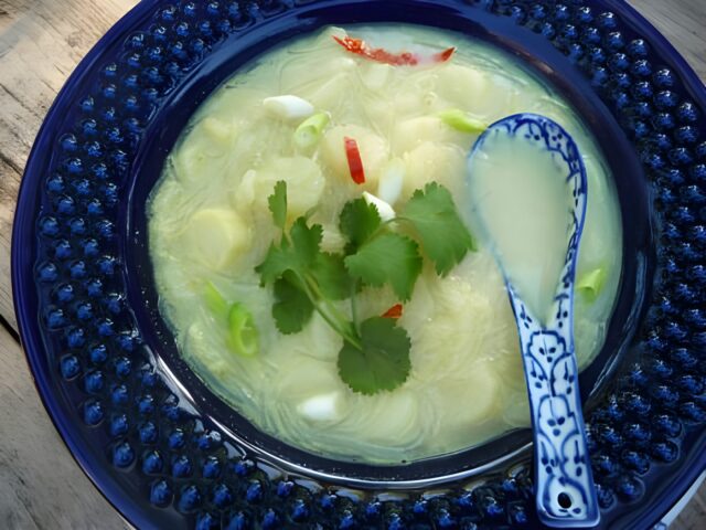 Thaise noedelsoep met asperges