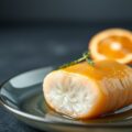 Timbaaltje van lichtgerookte kuikenborst (zieopm)