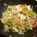 Tjap Tjoy met gamba’s en kabeljauwfilet uit de wok.