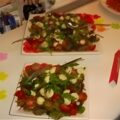 Tomatensalade van kerstomaten met gemarineerde mozzarella