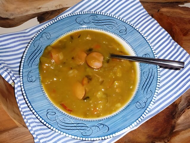 Traditionele erwtensoep (familierecept)