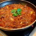 Vegetarische goulash van paddenstoelen en linzen