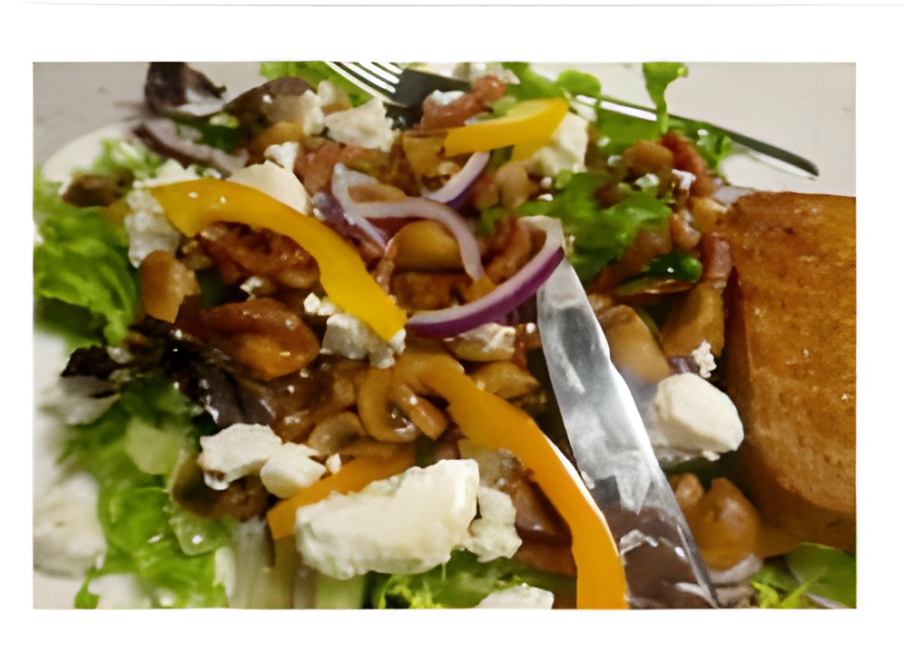 WINTER – SALADE met champignons, spekjes en geitenkaas.