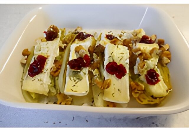 Witlof uit de oven met brie en cranberry.