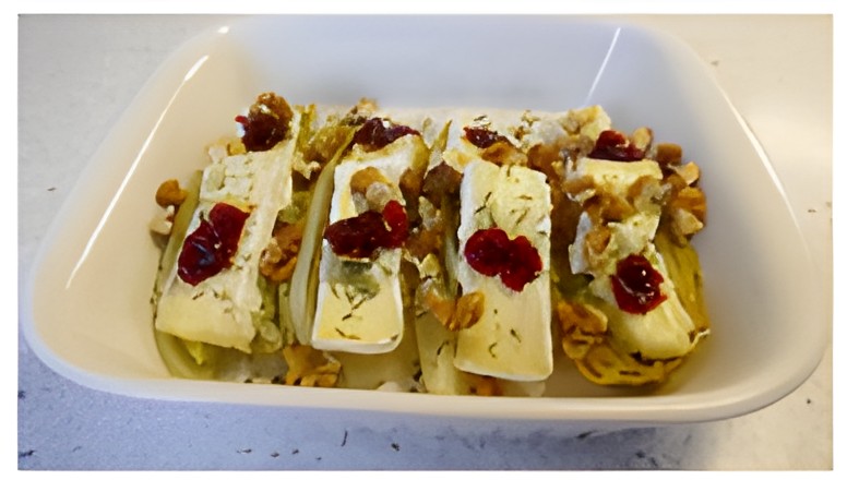 Witlof uit de oven met brie en cranberry.