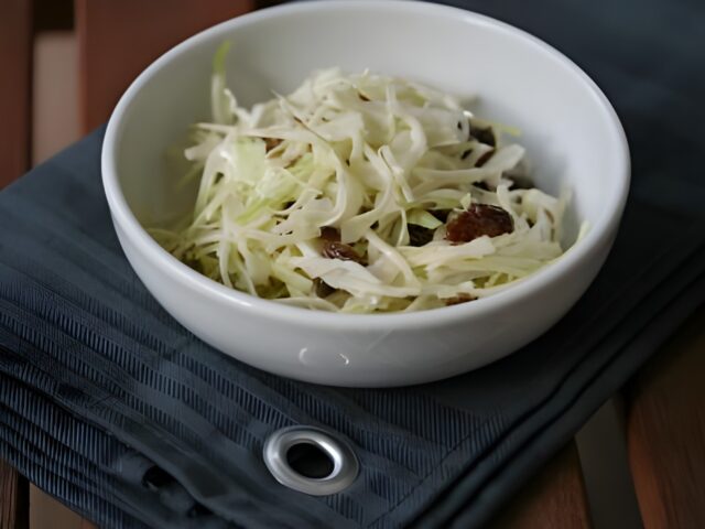 Witte koolsalade met feta en heerlijke dressing