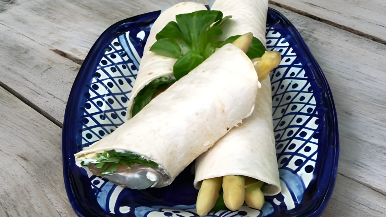 Wraps met asperges en gerookte zalm
