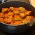 Zalige Mediterrane gehaktballetjes in kruidige tomatensaus met olijven