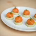 Zalmbonbons met artisjokmousse