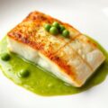 Zeebaarsfilet met erwtensaus