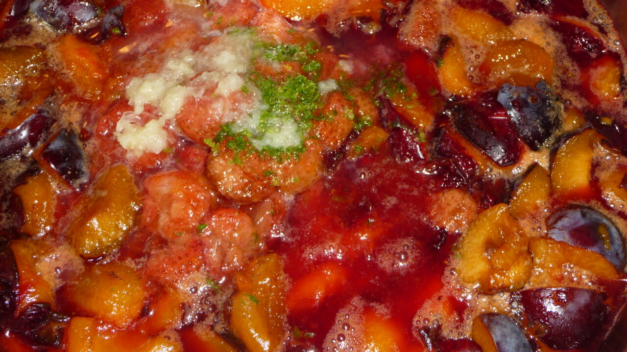 Pruimen aardbeienjam met een vleugje limoen, foto 2