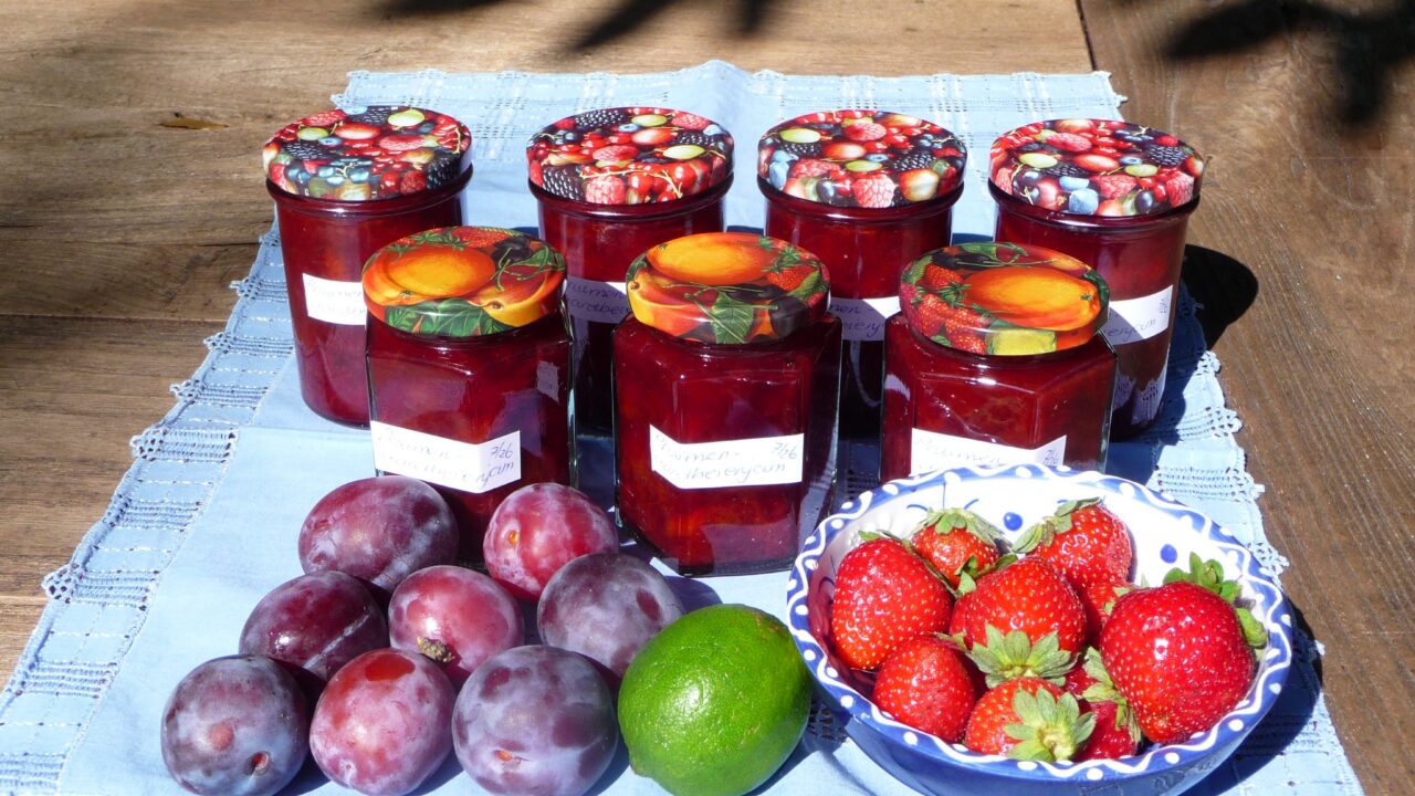 Pruimen aardbeienjam met een vleugje limoen, foto 3