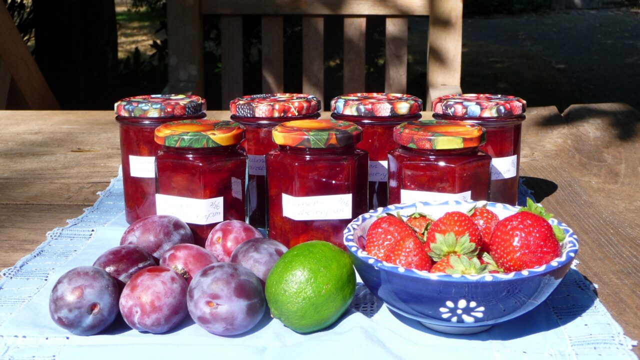 Pruimen aardbeienjam met een vleugje limoen, foto 1