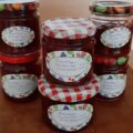 Aardbeien-rabarberjam met vlierbloesemsiroop