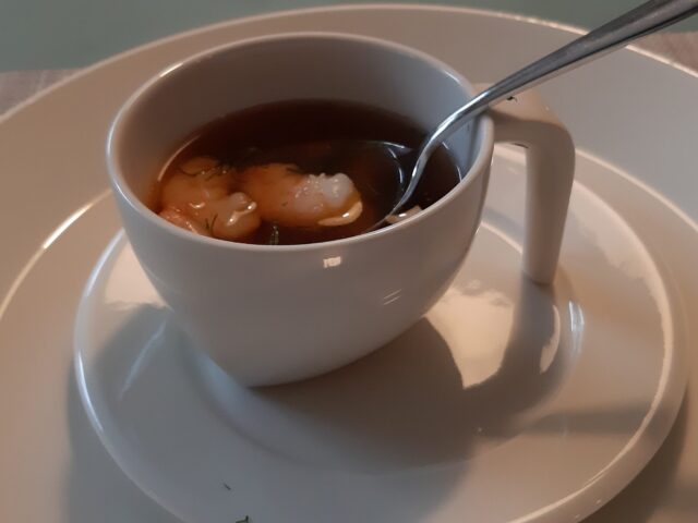 Amusesoep: Sherrybouillon met garnalen