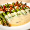 Asperge met kaas en een byte