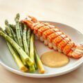 Asperges met kreeft en mosterdsaus