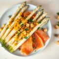 Aspergeschotel met sinaasappelgremolata en zalm