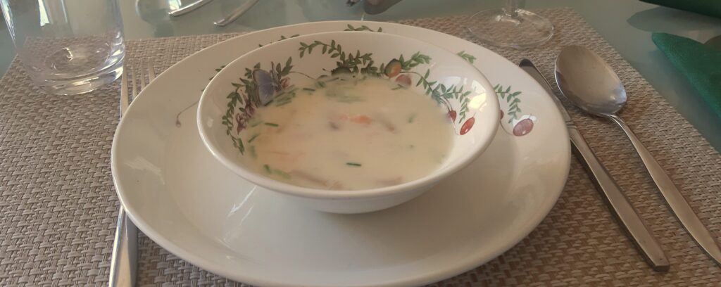 Aspergesoep met gerookte zalm