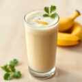 Bananenshake met citroen en koriander
