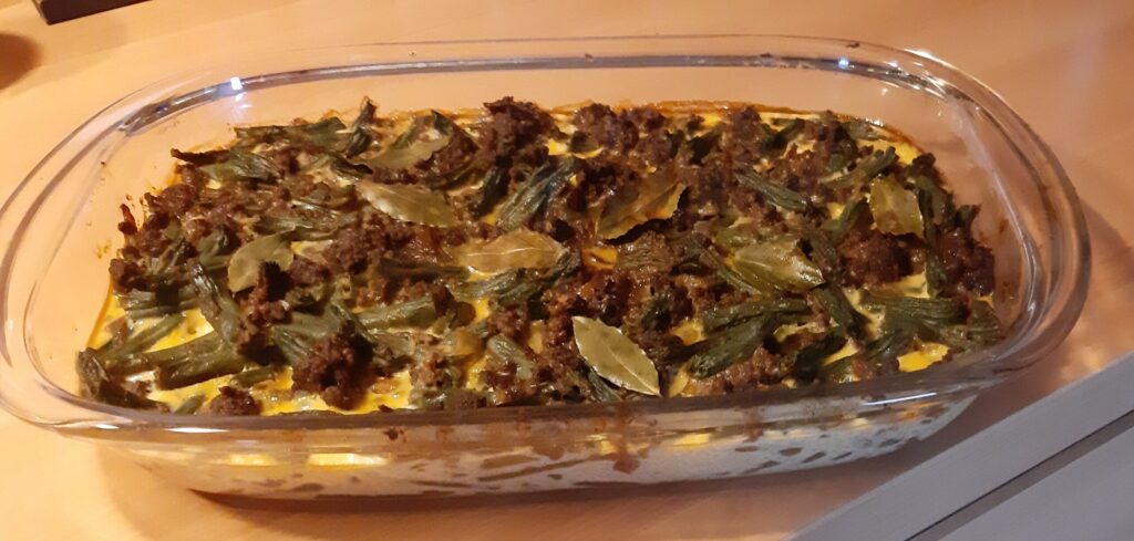 Bobotie met mangochutney en abrikozenjam