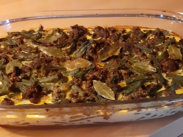 Bobotie met mangochutney en abrikozenjam