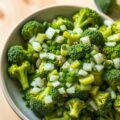 Broccolisalade