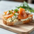 Broodje romige zalm ei