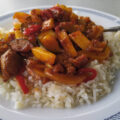 Cadac pannetje met groente, rijst, kip en perzik