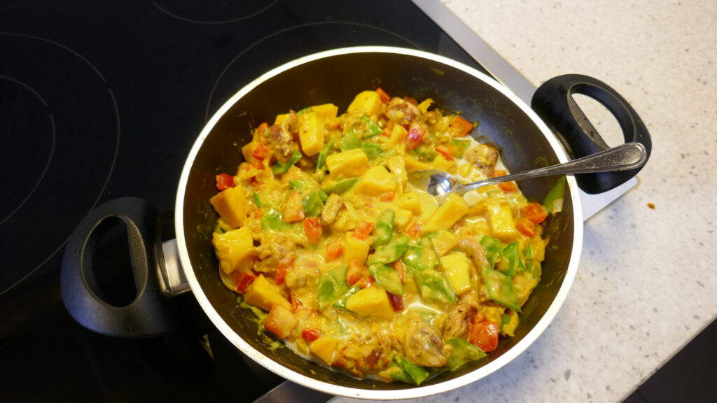 Chicken Curry met mango en groente