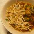 Chinese kippensoep met taugé