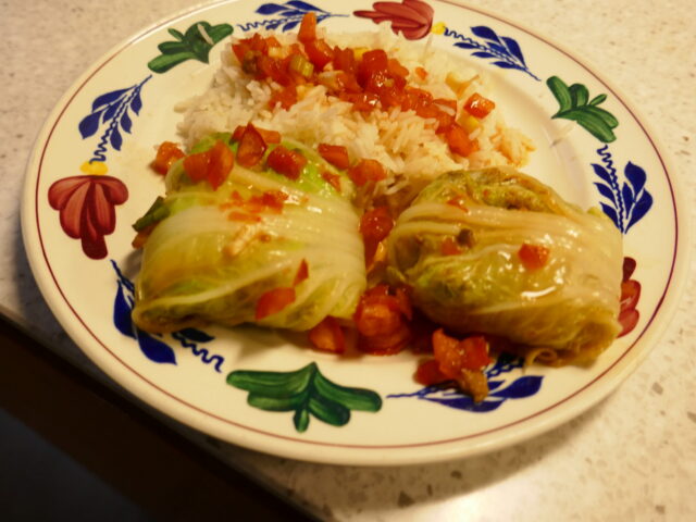 Chinese kool rolletjes met tomaten – ketjapsaus uit de oven