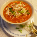 Chinese tomatensoep met bosui en taugé