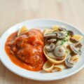Conchiglie met twee sauzen