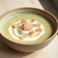 Courgettesoep met zalmsnippers