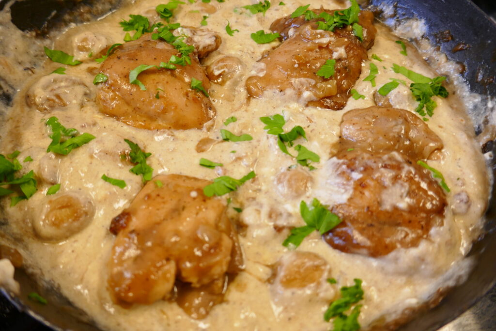 Dijtjes in romige champignonsaus