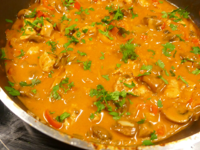 Éénpans pannetje stroganoff met kip
