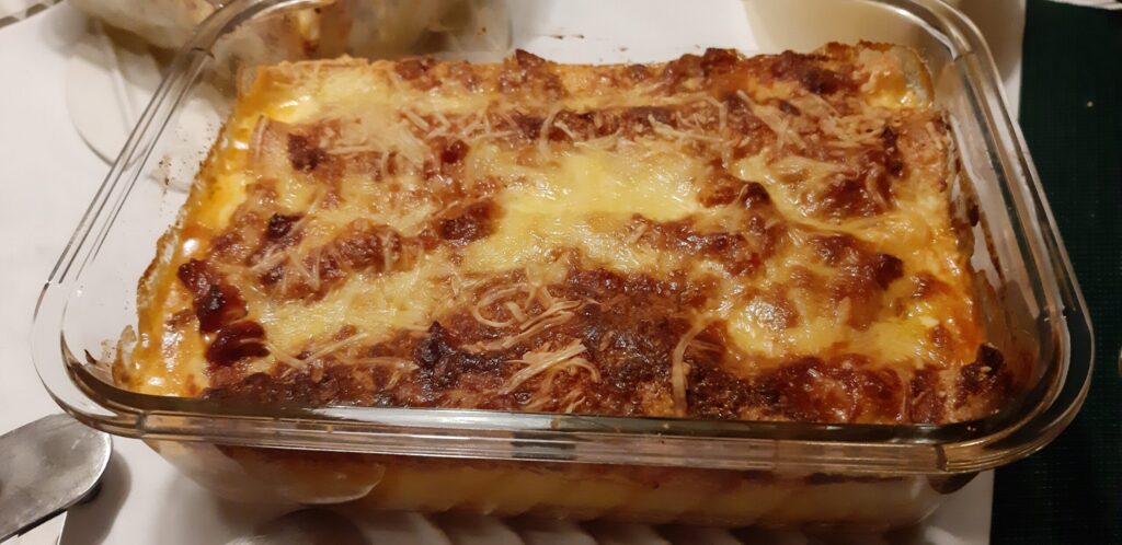 Enchillada's met kip, kaas, paprika en tomaat