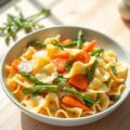 Farfalle met lentegroenten