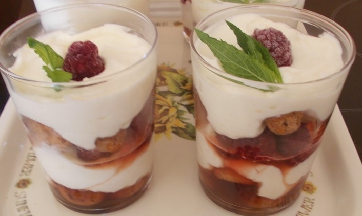 Frambozentiramisu in een glaasje