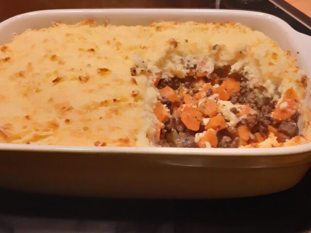 Franse ovenschotel met wortel, gehakt en aardappelpuree