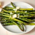 Gegrilde groene asperges