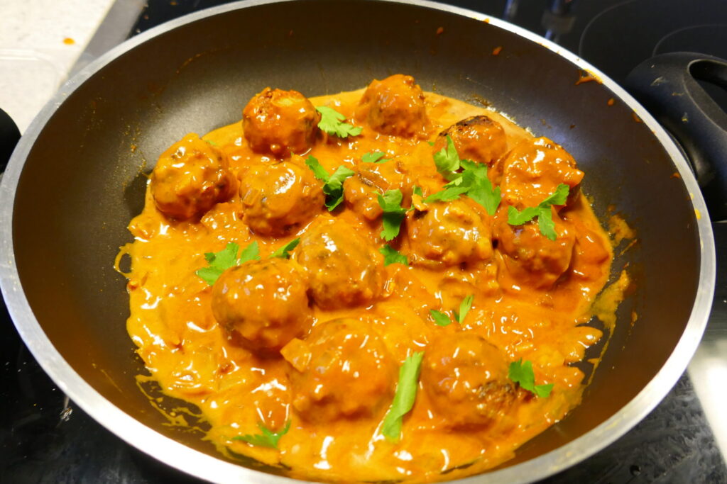Gehaktballetjes in een heerlijke curry madrassaus