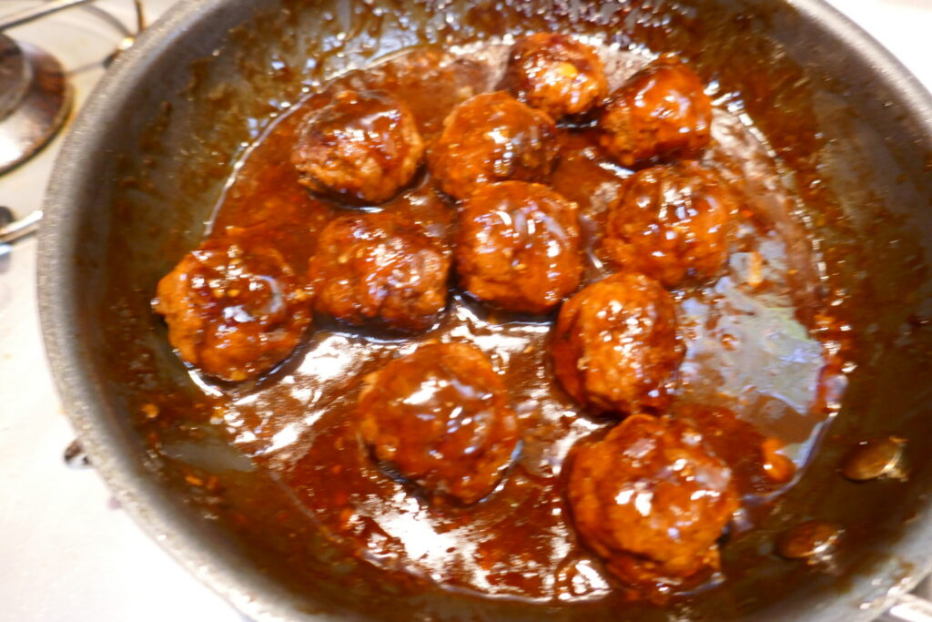 Gehaktballetjes in pittige jus