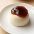Geitenkaasmousse met gelei van appelstroop en balsamico