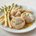 Gekookte zwezerik met punt-asperges.